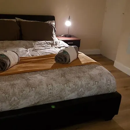 Tuii Appart, Flat 1 Dewsbury Road *